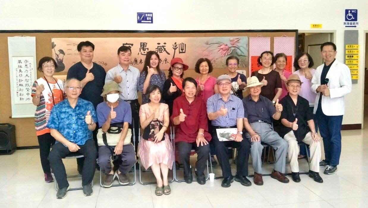 殘破荷葉雕得栩栩如生 黃媽慶木雕展傳達生命並非完美