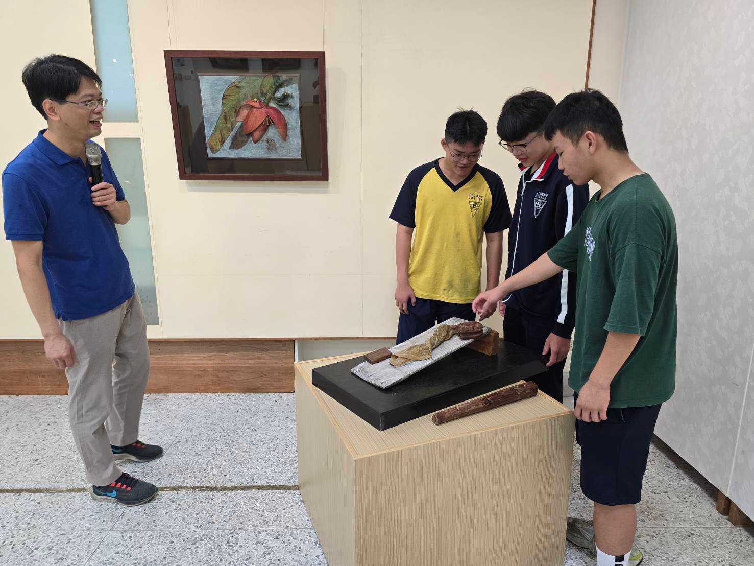 大甲高工藝文展「莫忘初衷薪傳心傳」- 黃媽慶木雕展 學生參觀心得分享