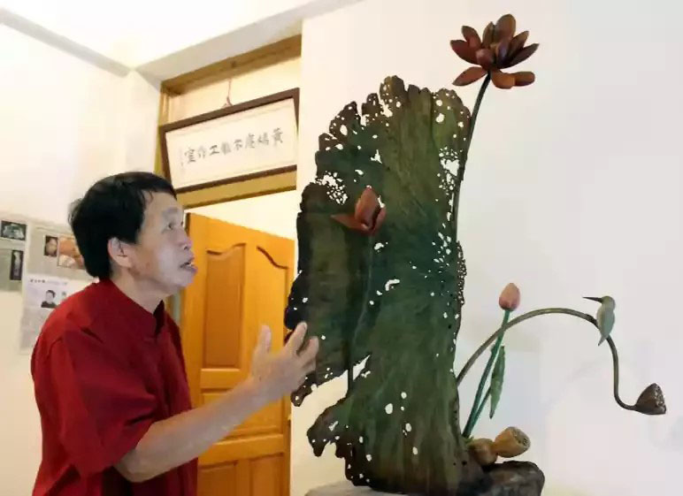 在地職人／黃媽慶木雕半世紀 花鳥殘缺盡成藝術