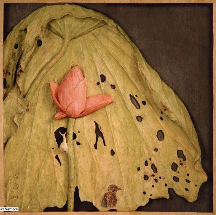 H014 黃媽慶---含苞待放（平面） 檜木 49x48x4cm 2010